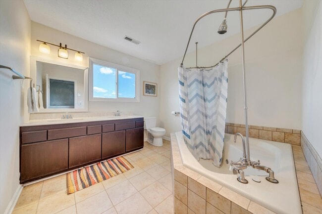 Building Photo - 504 Cedar Orchard Dr W
