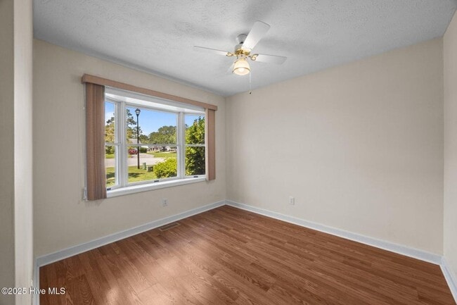Building Photo - Canebrake