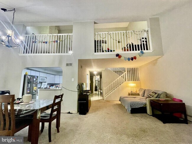 Building Photo - 301 Browning Ln