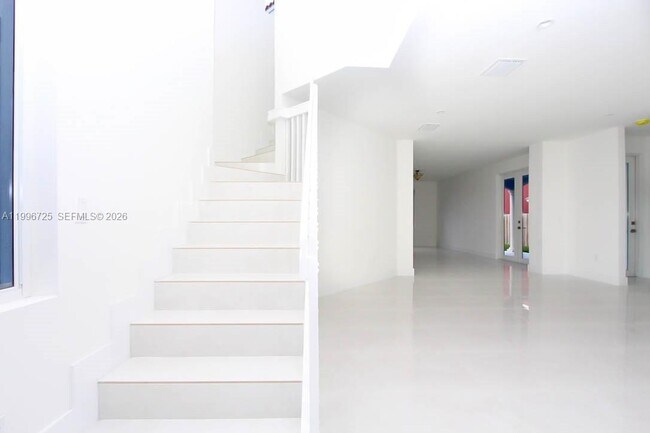 Building Photo - 15631 SW 11th Terrace