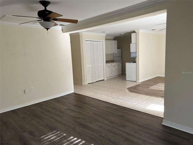 Building Photo - 1624 Delaware Ave