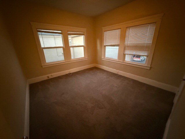 Building Photo - 17 W Poplar St