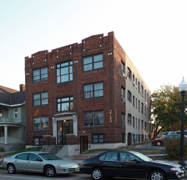 Primary Photo - 2733 Portland Ave S