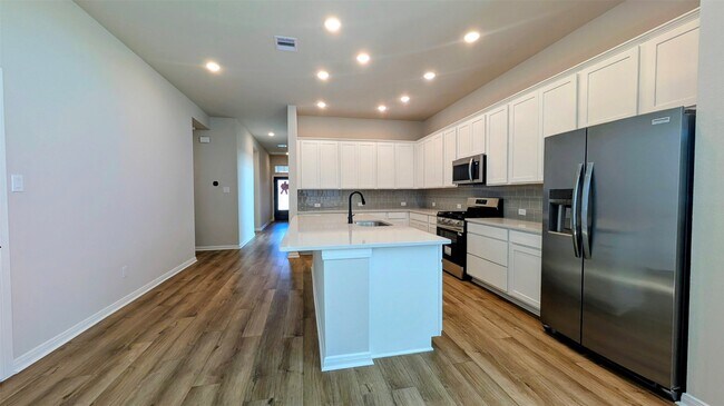 Building Photo - 31814 Blossom Ln