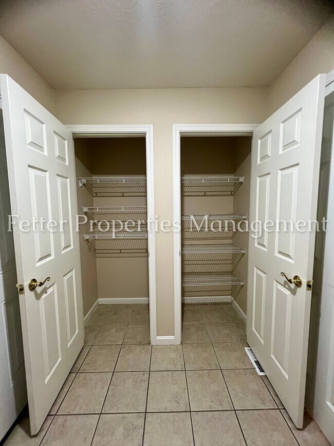 Building Photo - 4595 Miranda Dr
