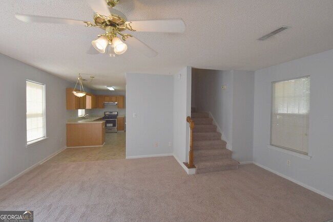 Building Photo - 147 S Fairfield Dr