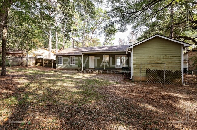 Building Photo - Sweet Cottage-esque 3-Bed 2-Bath in Daphne!