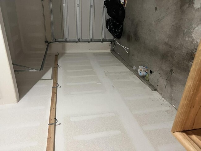 Building Photo - 15715 SE Bybee Dr