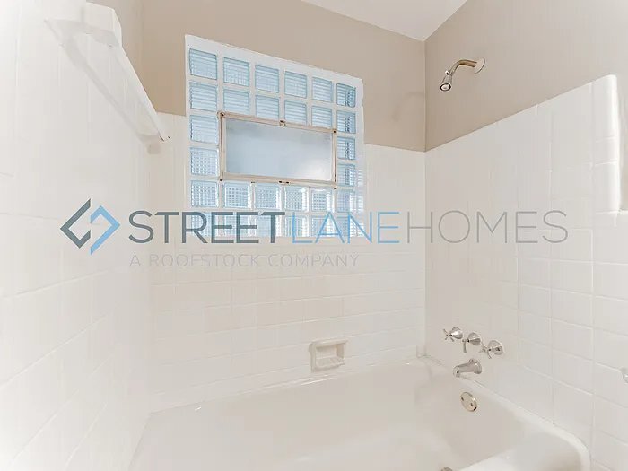 Building Photo - 431 N Dade Ave