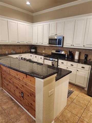 Building Photo - 5328 Locust Dr