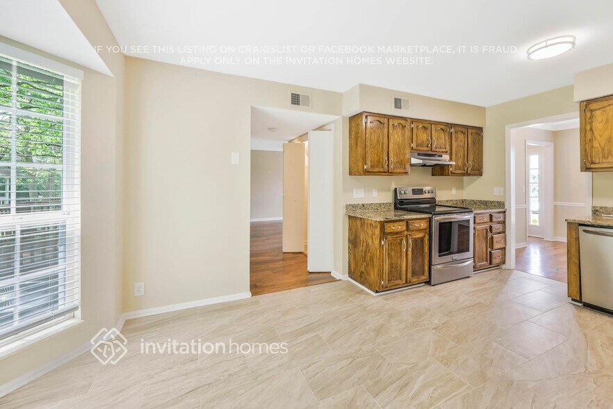 Building Photo - 1428 Calais Ct