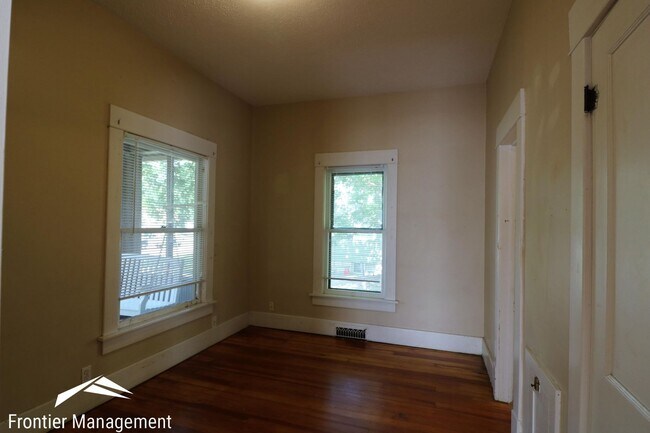 Building Photo - 1010 Ratone St