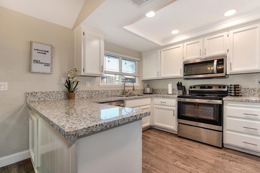 Building Photo - 8313 Crossoak Way