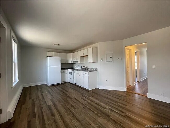 Building Photo - 30 Anthony St