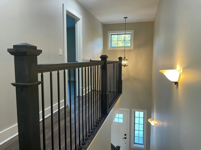 Building Photo - 121 Haley Dr