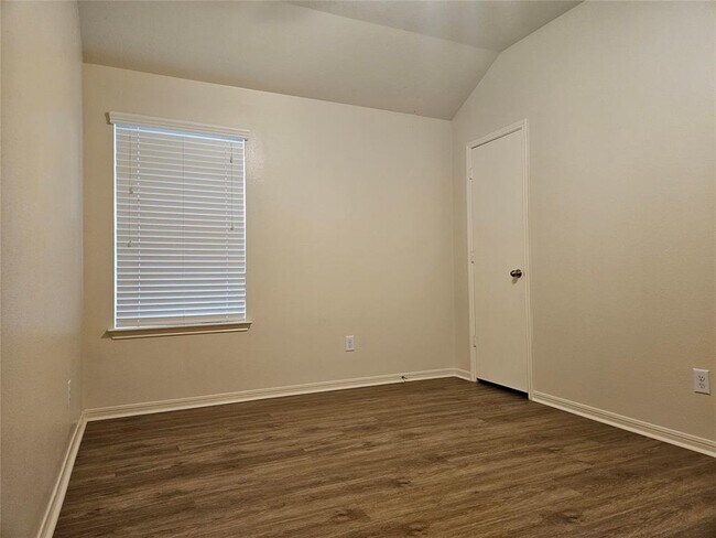 Building Photo - 9610 Sunflower Bluff Ln