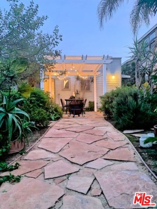 Building Photo - 2303 Dell Ave