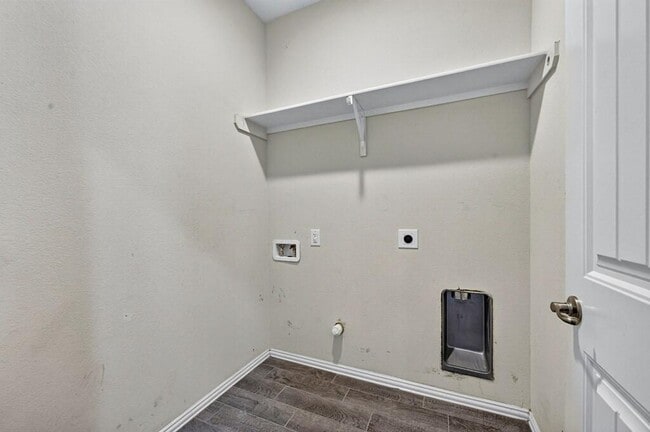 Building Photo - 7305 Fossell Ranch Rd