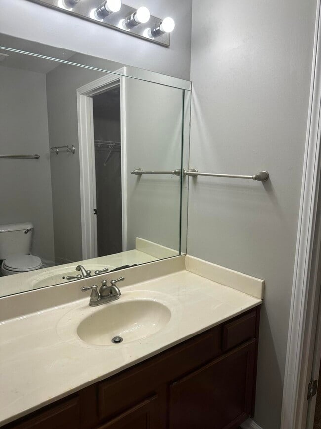 Building Photo - 2512 Rockaway Pl