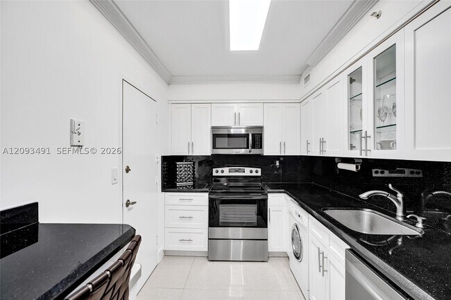 Building Photo - 2501 S Ocean Dr