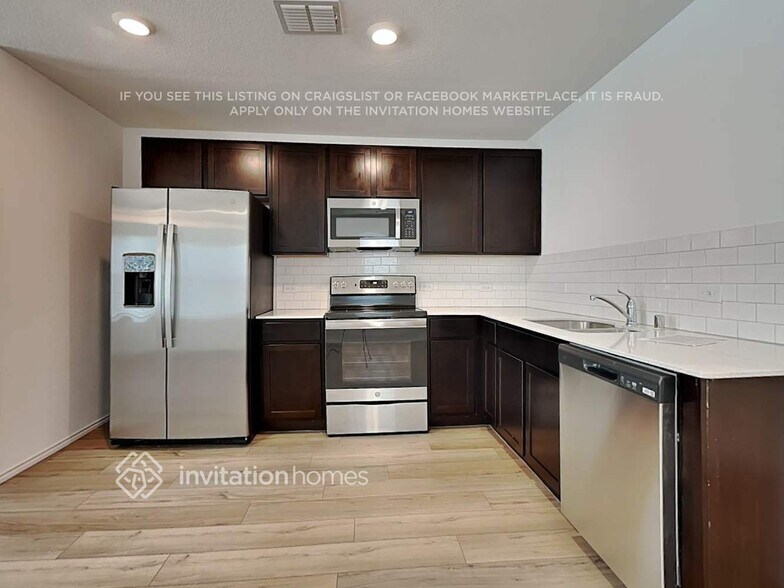 Building Photo - 412 Br Vlg Wy