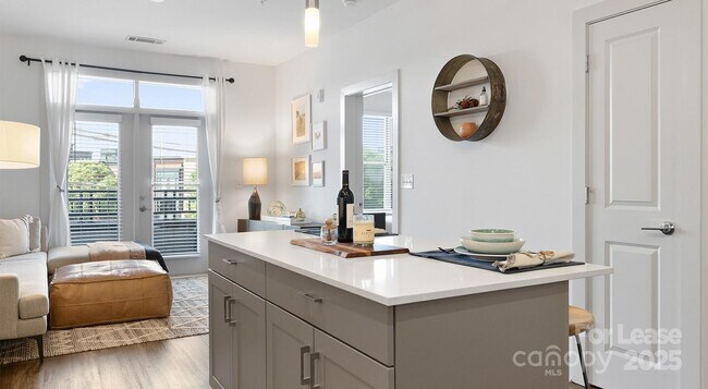 Building Photo - 145 New Bern St