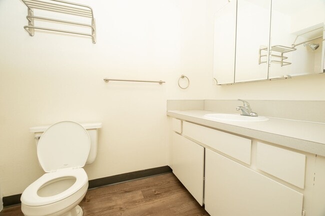 Building Photo - Stylishly Renovated 1 Bedroom in Historic Irvington!