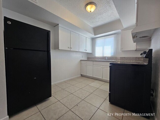 Building Photo - 1904 Rexford Dr