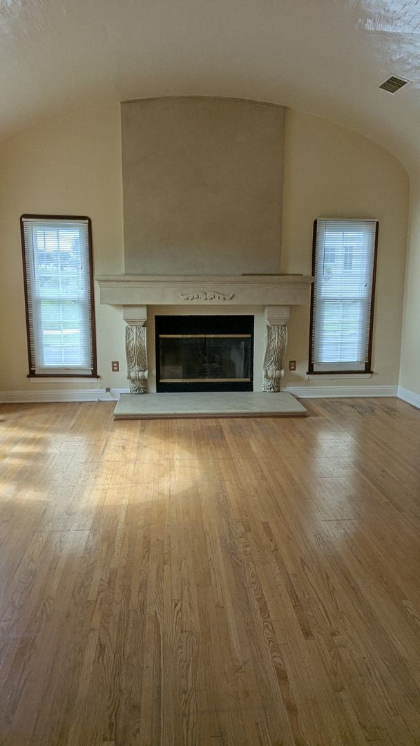 Building Photo - Beautiful 2 Bed 1.5 Bath Single Family Hom...