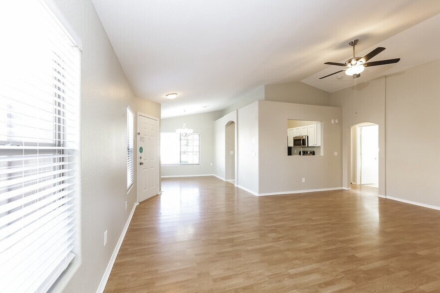 Building Photo - 13381 W Ocotillo Ln