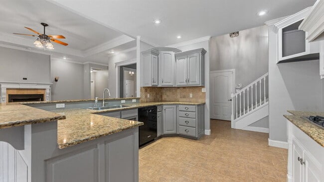 Building Photo - 204 Tunbridge Dr