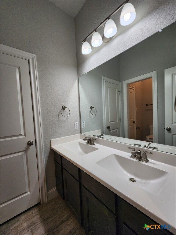 Building Photo - 1113 Carriage Loop