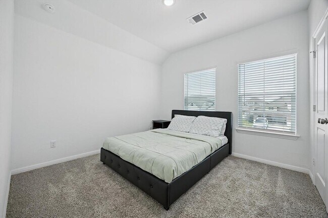 Building Photo - 209 Crimson Rose Ct