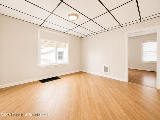 Building Photo - 1112 W Elm St