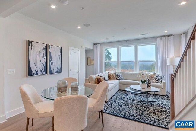 Building Photo - 816 Wesley Ln