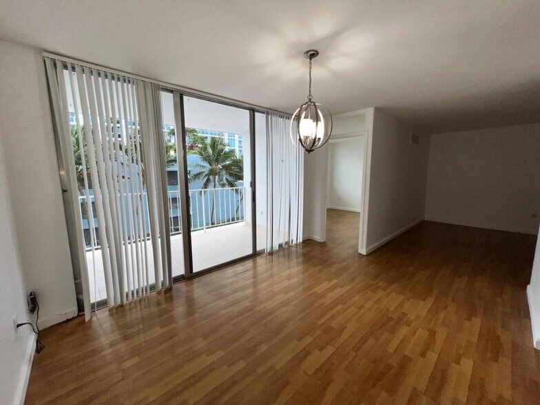 dinning roomDinning room - 1865 79th Street Cswy