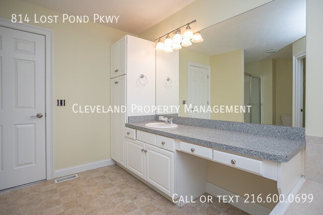 Building Photo - 814 Lost Pond Pkwy