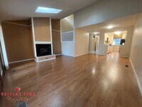 Building Photo - 2 bedroom townhome condo with AMAZING view, brand new carpeting and a fresh coat of paint!!!