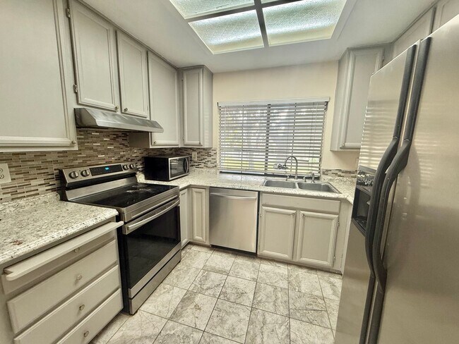 Building Photo - SOUTH SAN JOSE - Warm and Inviting condo in desirable neighborhood