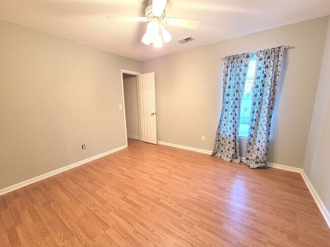 Building Photo - Stunning four bedroom in Charleston National on large lot - Mt. Pleasant