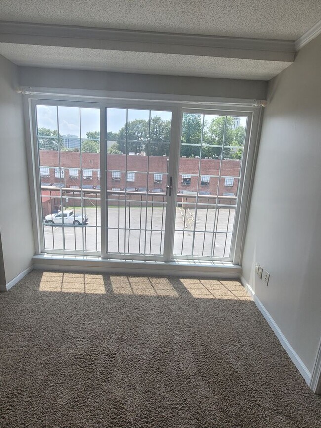 Building Photo - Five Points - Plaza Center