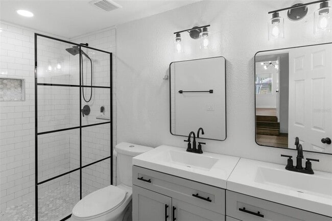 Building Photo - 4049 Iris St N