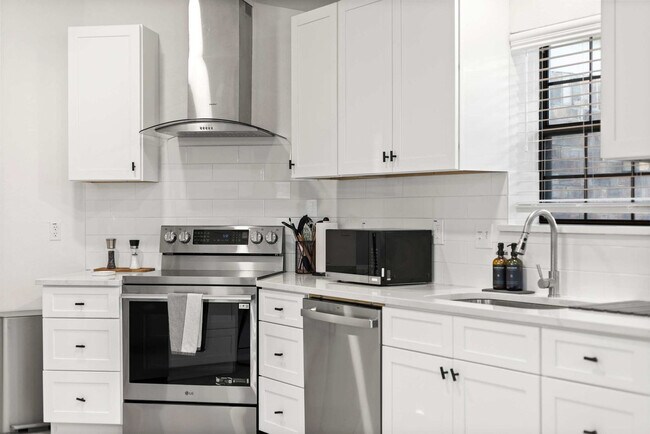 Building Photo - 4629 Amherst Ln