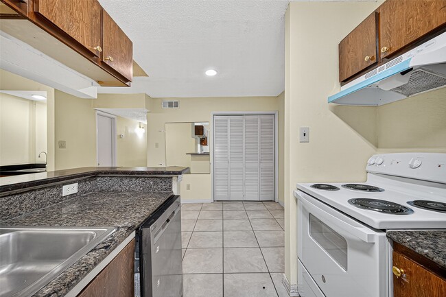 Building Photo - 8360 Jorine Dr