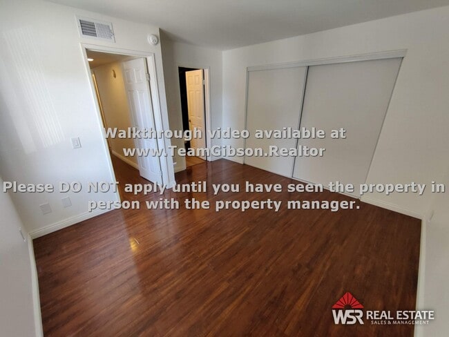 Building Photo - 1 Bedroom / 1 Bathroom Condo W/ garage