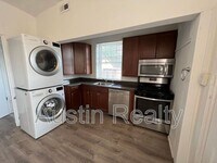 Building Photo - 1364 McCausland Ave