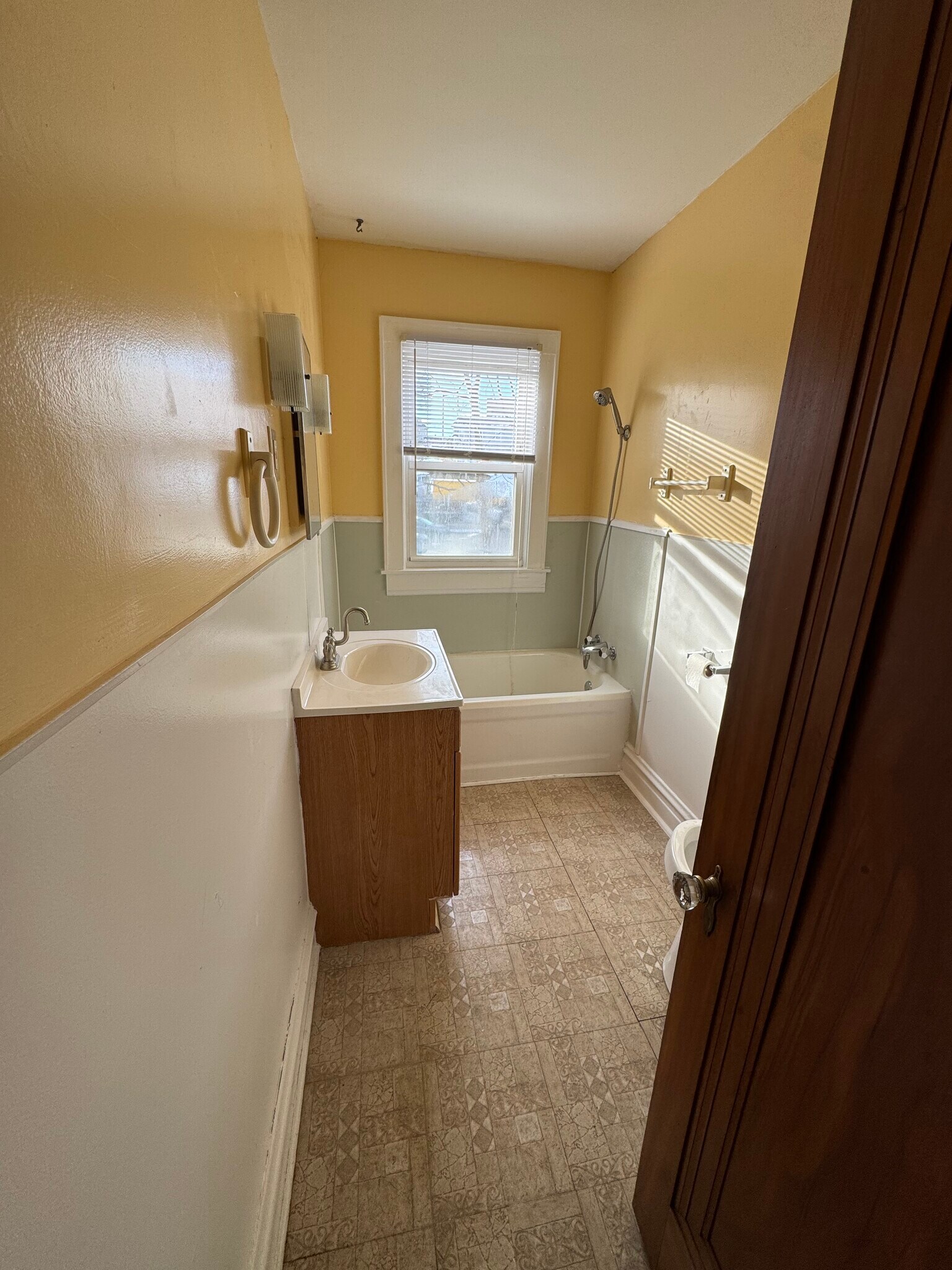 Building Photo - 110 1/2 Main St