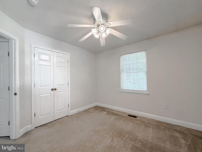 Building Photo - 46231 Sylvan Ct