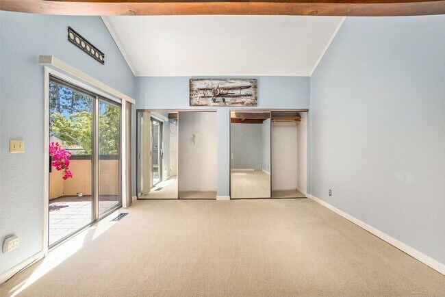 Building Photo - 109 Carob Ln