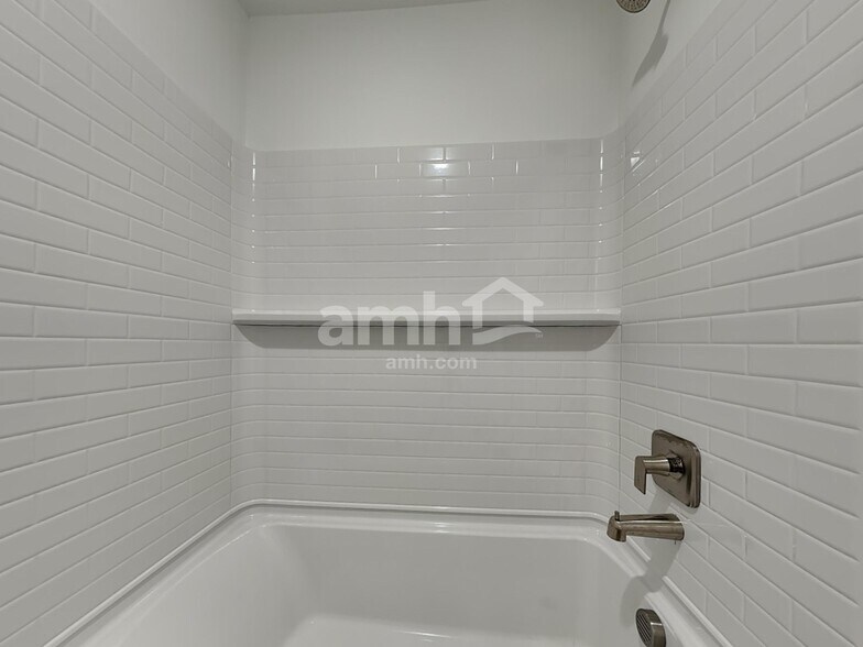 Building Photo - 7820 Selah St SW